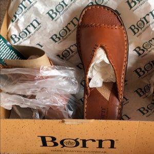 Born sandals